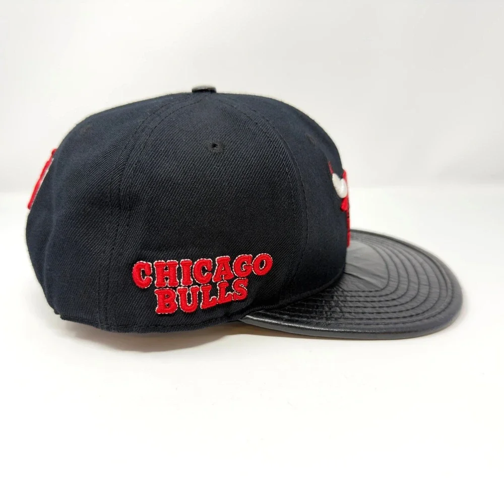 Pro Standard Chicago Bulls Snapback Hat Leather Brim Black Red - Picture 6 of 10